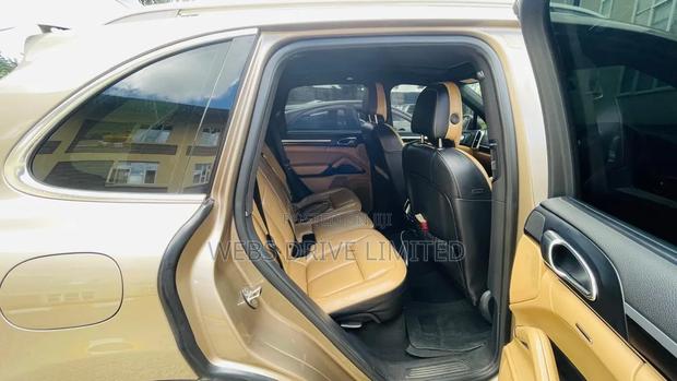 Porsche Cayenne S AWD 2016 Gold