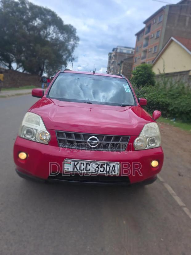 Nissan X-Trail 2011 Red