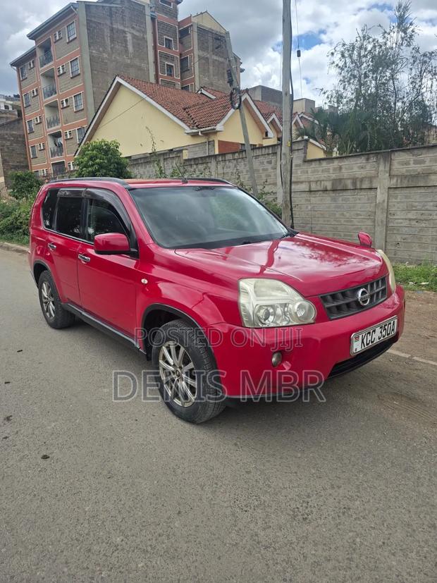 Nissan X-Trail 2011 Red