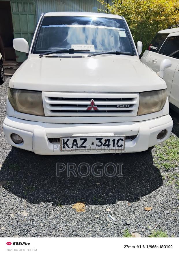 Mitsubishi Pajero Sport 2002 White