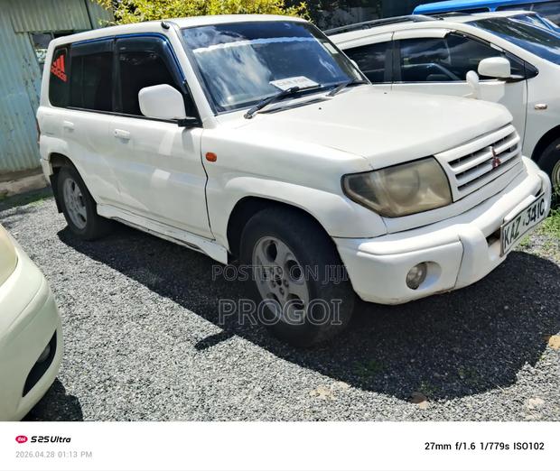 Mitsubishi Pajero Sport 2002 White