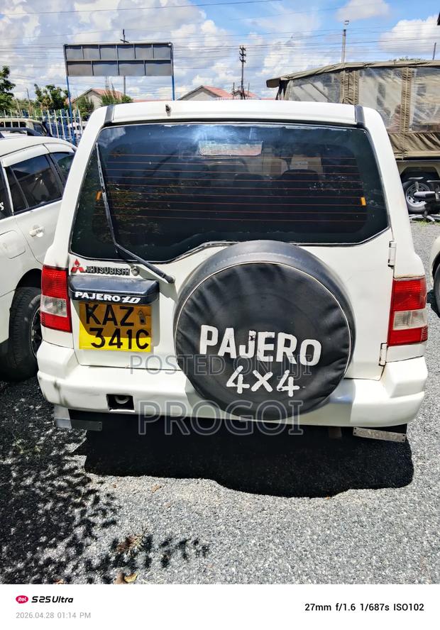 Mitsubishi Pajero Sport 2002 White
