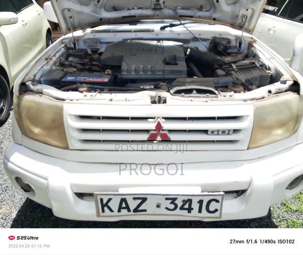 Mitsubishi Pajero Sport 2002 White