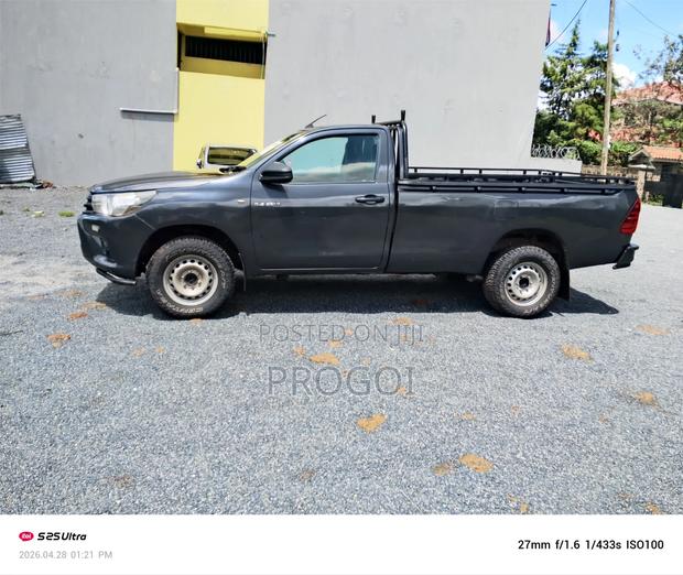 Toyota Hilux Revo Single Cab Deisel 2.4 RWD 2018 Gray