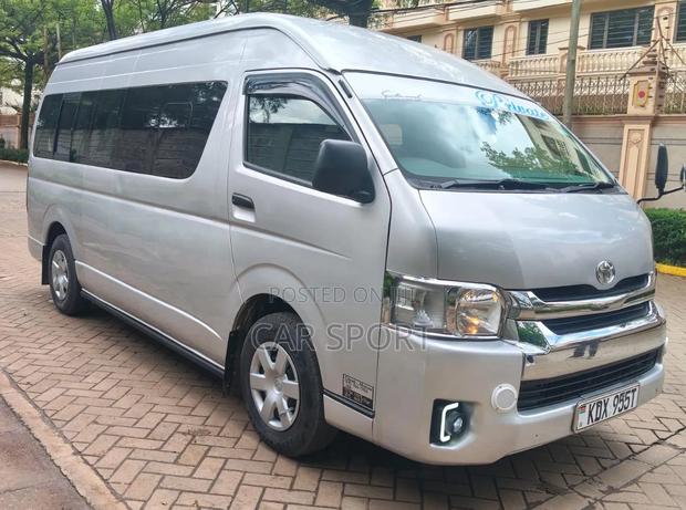 Toyota HiAce 2018 Silver