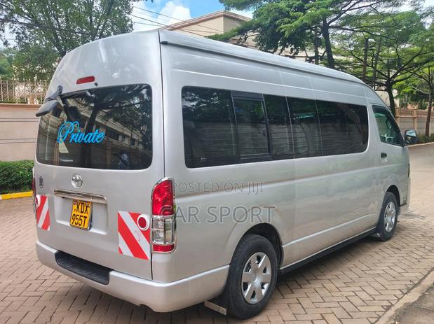 Toyota HiAce 2018 Silver