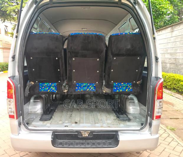 Toyota HiAce 2018 Silver