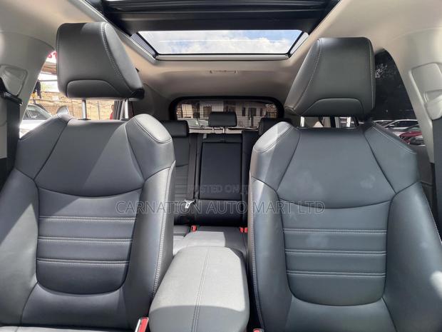 Toyota RAV4 Adventure 2019 White