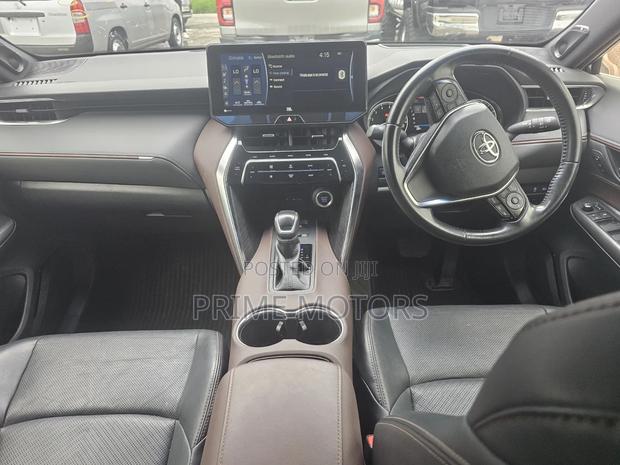 Toyota Harrier 2.0 2020 Black
