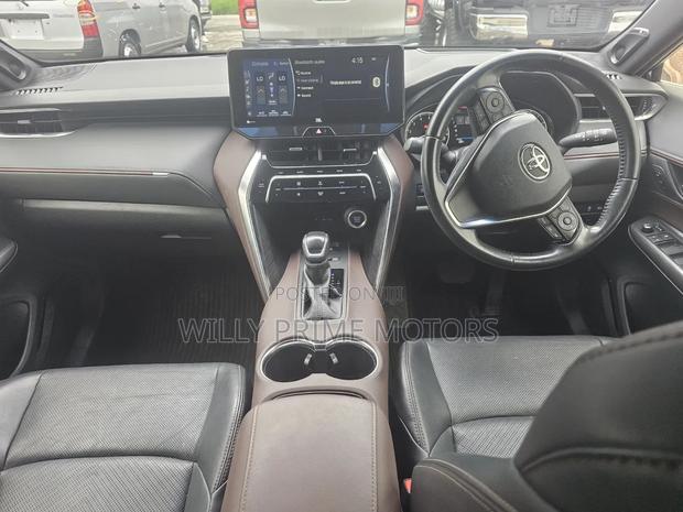 Toyota Harrier 2.0 2020 Black