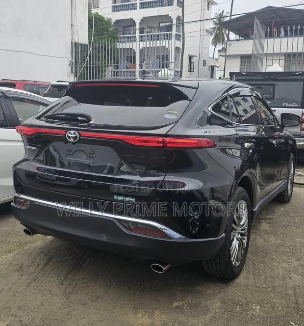 Toyota Harrier 2.0 2020 Black