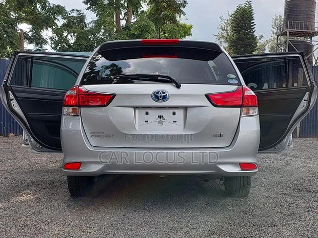 Toyota Corolla Fielder 2019 Silver
