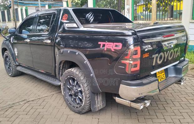 Toyota Hilux 2018 Black
