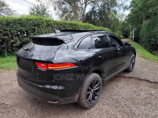 Jaguar F-Pace 20d R-Sport 2017 Black