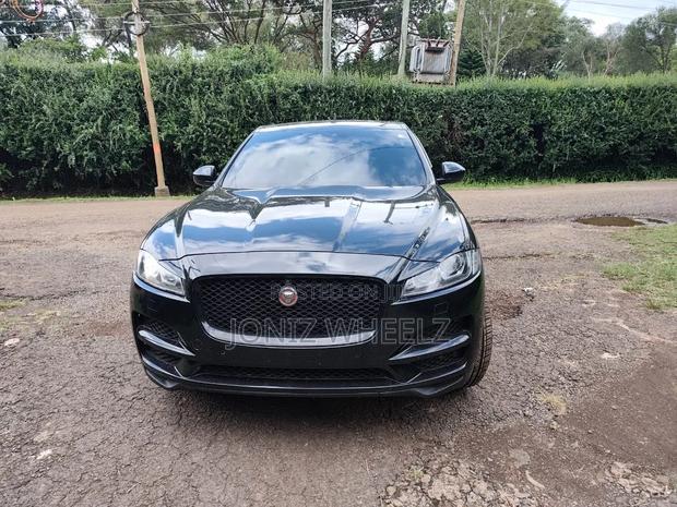 Jaguar F-Pace 20d R-Sport 2017 Black