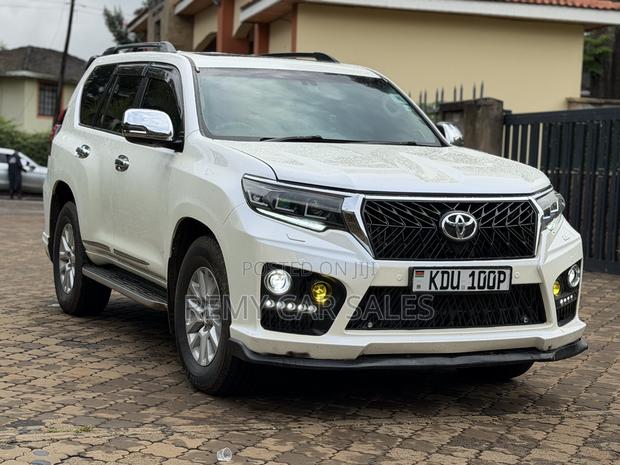 Toyota Land Cruiser Prado 2015 White