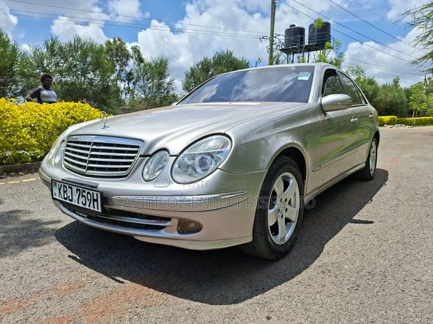 Mercedes-Benz E200 2005 Beige