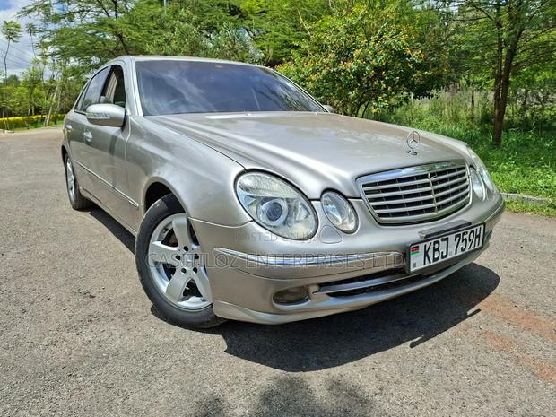 Mercedes-Benz E200 2005 Beige