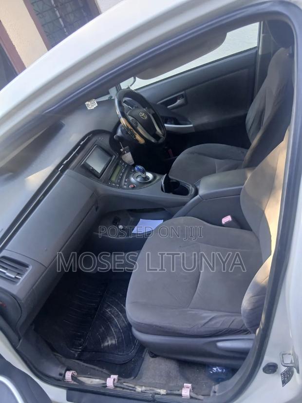 Toyota Prius IV 2011 White