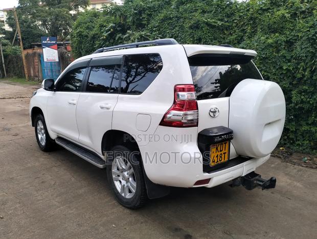 Toyota Land Cruiser Prado 2011 White