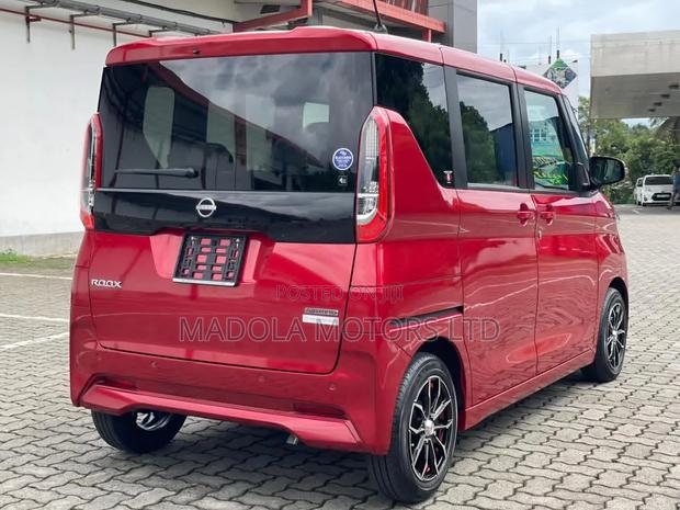 Nissan Dayz Roox 2020 Red