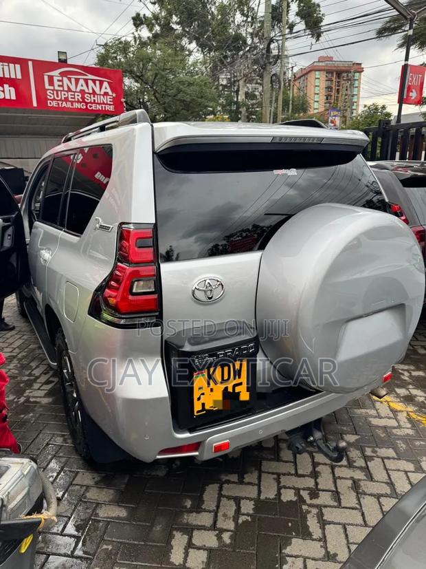 Toyota Land Cruiser Prado 3.0 190hp 2019 Silver