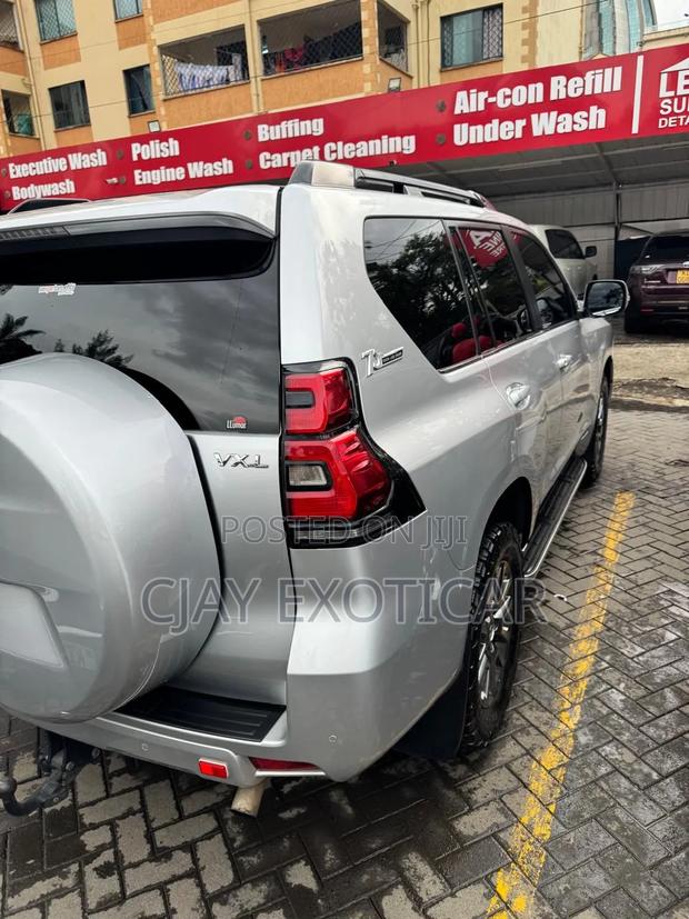 Toyota Land Cruiser Prado 3.0 190hp 2019 Silver