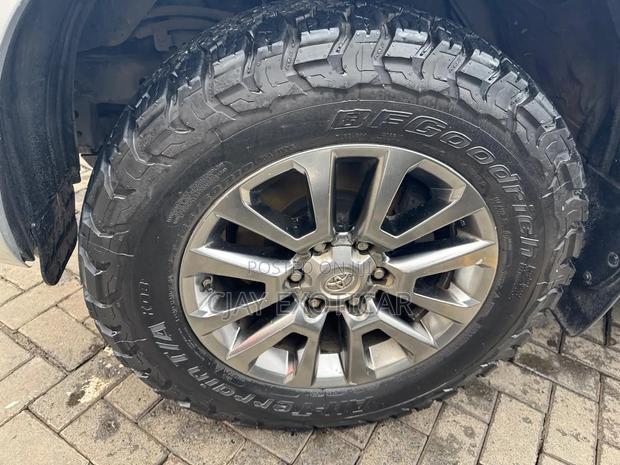 Toyota Land Cruiser Prado 3.0 190hp 2019 Silver