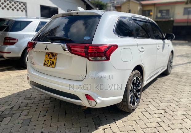Mitsubishi Outlander 2.0 PHEV AWD 2016 White