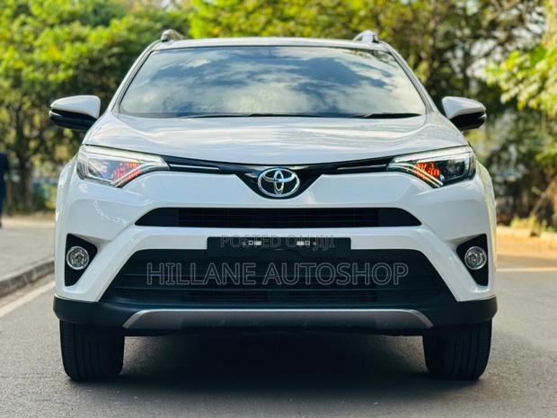 Toyota RAV4 2019 White