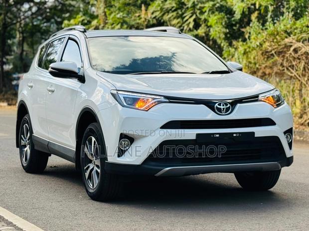 Toyota RAV4 2019 White