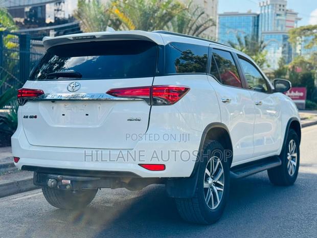 Toyota Fortuner 2019 White
