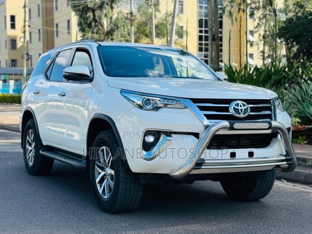 Toyota Fortuner 2019 White