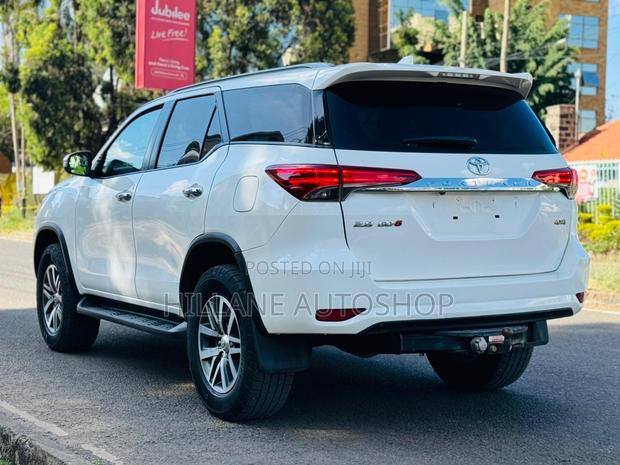Toyota Fortuner 2019 White