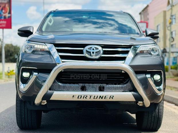 Toyota Fortuner 2019 Gray