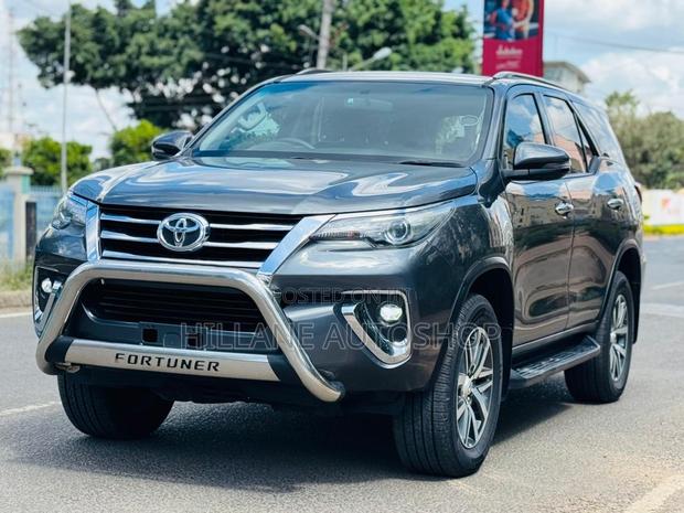 Toyota Fortuner 2019 Gray