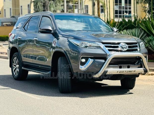 Toyota Fortuner 2019 Gray