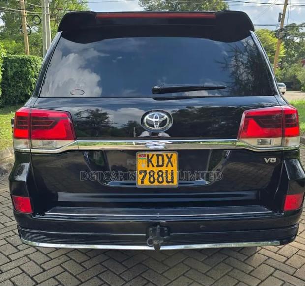 Toyota Land Cruiser 2011 Black