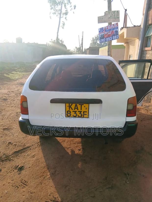 Toyota Corolla 1997 White
