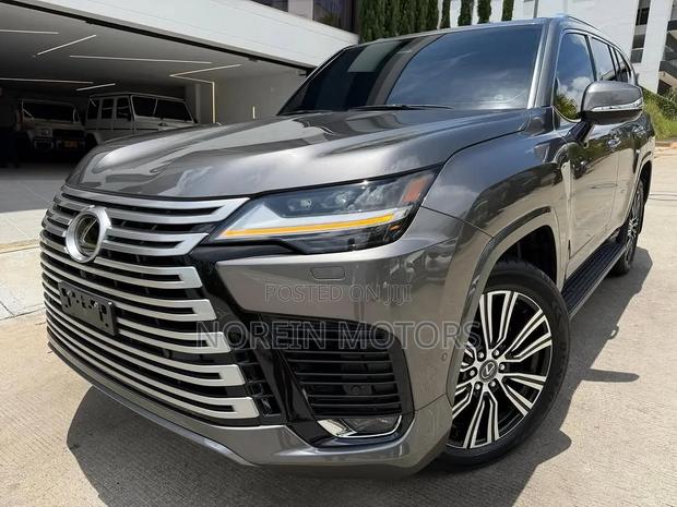 Lexus LX 700h 2024 Silver