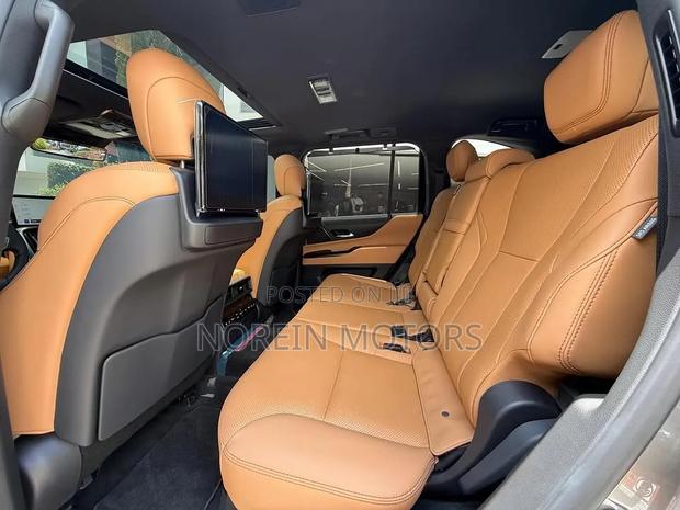Lexus LX 700h 2024 Silver