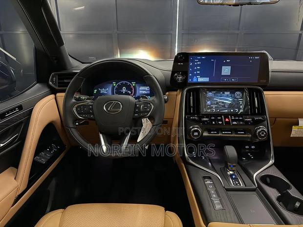 Lexus LX 700h 2024 Silver