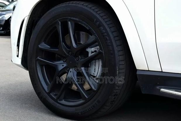 Mercedes-Benz GLE-Class 2023 Off white