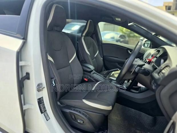 Volvo V40 2020 White