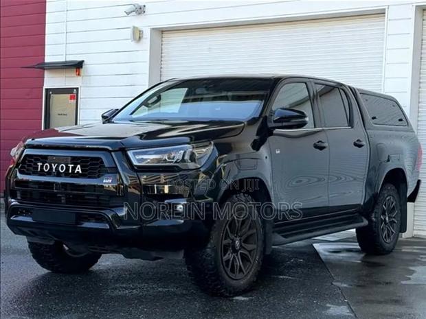 Toyota Hilux 2023 Black