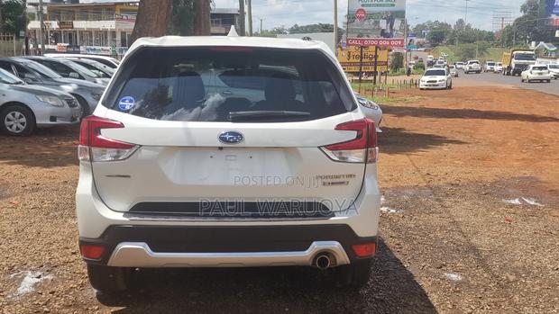 Subaru Forester Base AWD 2019 White