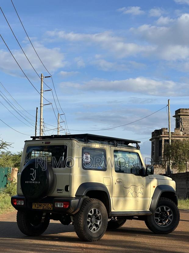 Suzuki Jimny 2023 Beige