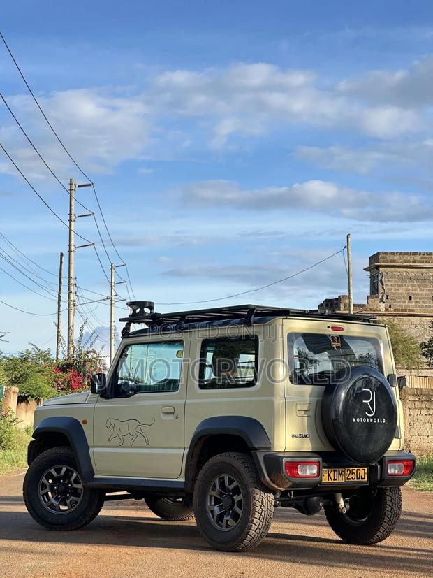 Suzuki Jimny 2023 Beige