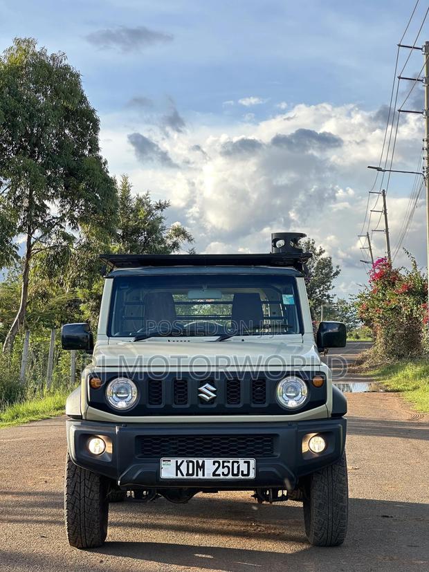 Suzuki Jimny 2023 Beige