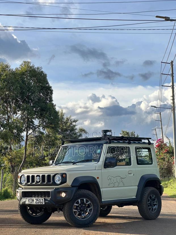 Suzuki Jimny 2023 Beige